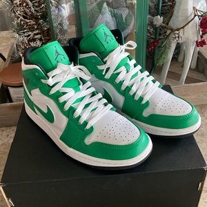 Air Jorden 1 Mid: Lucky Green/Black-White